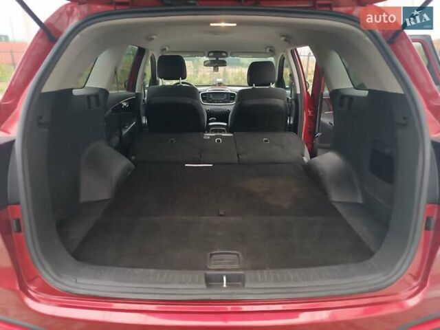 Красный Киа Соренто, объемом двигателя 2.36 л и пробегом 130 тыс. км за 17500 $, фото 6 на Automoto.ua