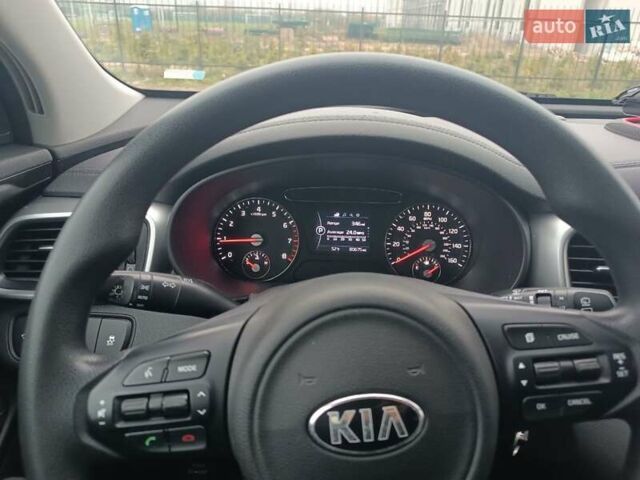 Красный Киа Соренто, объемом двигателя 2.36 л и пробегом 130 тыс. км за 17500 $, фото 11 на Automoto.ua