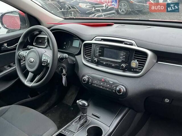 Красный Киа Соренто, объемом двигателя 2.4 л и пробегом 169 тыс. км за 9500 $, фото 10 на Automoto.ua