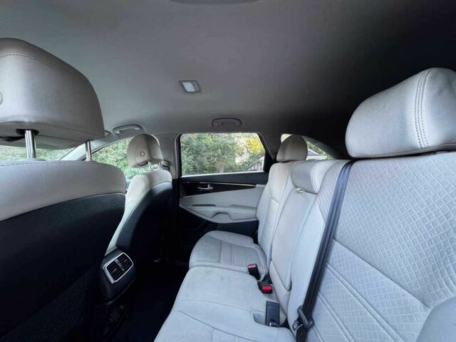 Кіа Соренто 2017 у Вінниці на Automoto.ua Червоний Кіа Соренто, об'ємом двигуна 2.4 л та пробігом 69 тис. км за 12000 $, фото 9 на Automoto.ua