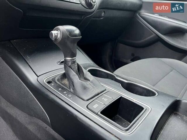 Красный Киа Соренто, объемом двигателя 2.4 л и пробегом 169 тыс. км за 9500 $, фото 15 на Automoto.ua