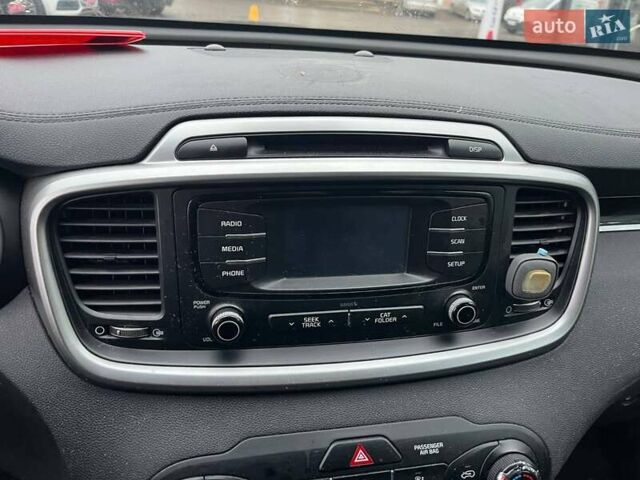 Красный Киа Соренто, объемом двигателя 2.4 л и пробегом 169 тыс. км за 9500 $, фото 18 на Automoto.ua