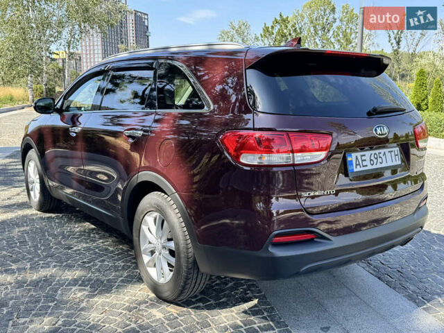 Червоний Кіа Соренто, об'ємом двигуна 2.4 л та пробігом 103 тис. км за 15100 $, фото 9 на Automoto.ua