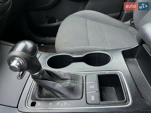 Красный Киа Соренто, объемом двигателя 2.4 л и пробегом 169 тыс. км за 9500 $, фото 14 на Automoto.ua