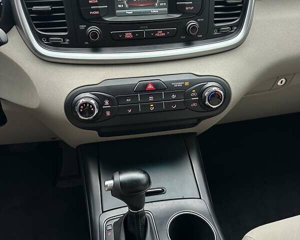 Красный Киа Соренто, объемом двигателя 3.34 л и пробегом 87 тыс. км за 16500 $, фото 31 на Automoto.ua