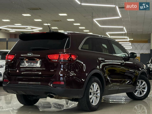 Красный Киа Соренто, объемом двигателя 2.36 л и пробегом 96 тыс. км за 17999 $, фото 6 на Automoto.ua