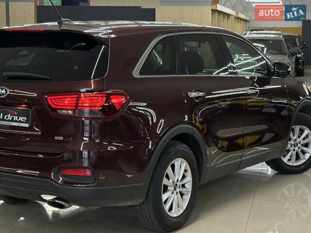 Красный Киа Соренто, объемом двигателя 2.36 л и пробегом 96 тыс. км за 17999 $, фото 7 на Automoto.ua