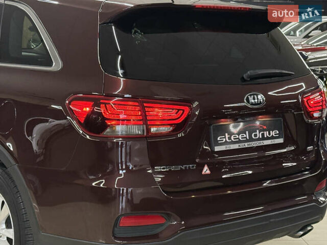 Красный Киа Соренто, объемом двигателя 2.36 л и пробегом 96 тыс. км за 17999 $, фото 12 на Automoto.ua