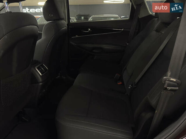 Красный Киа Соренто, объемом двигателя 2.36 л и пробегом 96 тыс. км за 17999 $, фото 19 на Automoto.ua