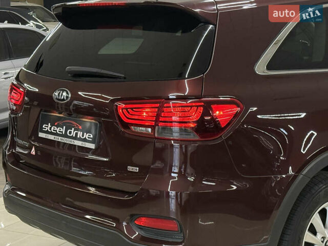 Красный Киа Соренто, объемом двигателя 2.36 л и пробегом 96 тыс. км за 17999 $, фото 8 на Automoto.ua