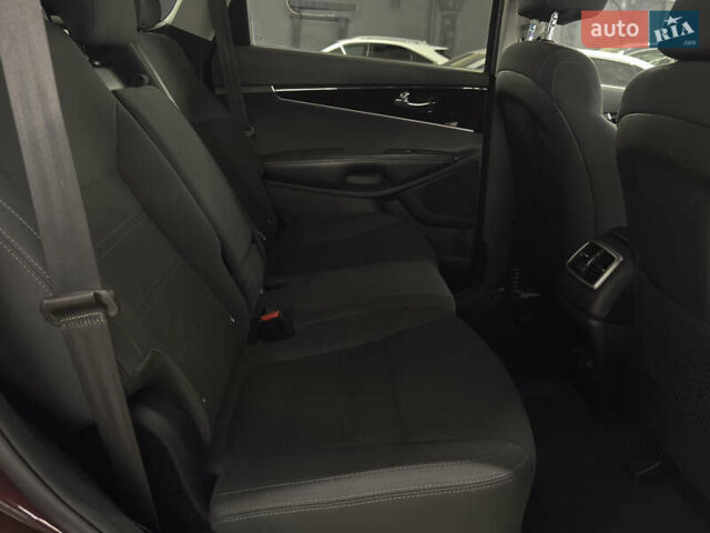 Красный Киа Соренто, объемом двигателя 2.36 л и пробегом 96 тыс. км за 17999 $, фото 21 на Automoto.ua