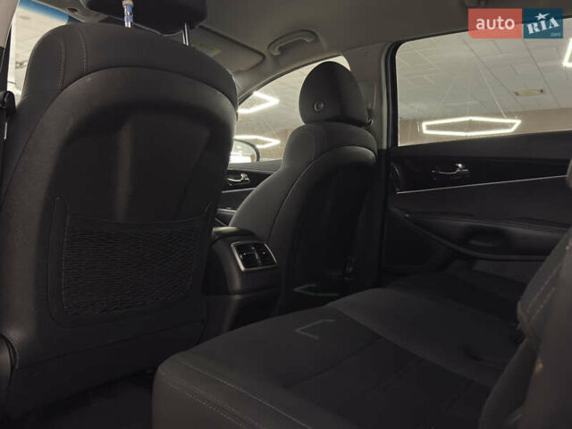 Красный Киа Соренто, объемом двигателя 2.36 л и пробегом 96 тыс. км за 17999 $, фото 18 на Automoto.ua