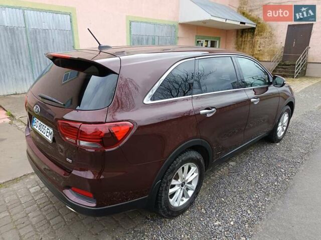 Красный Киа Соренто, объемом двигателя 2.36 л и пробегом 143 тыс. км за 16950 $, фото 4 на Automoto.ua