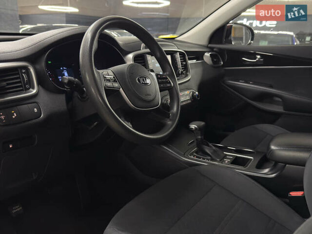 Красный Киа Соренто, объемом двигателя 2.36 л и пробегом 96 тыс. км за 17999 $, фото 16 на Automoto.ua