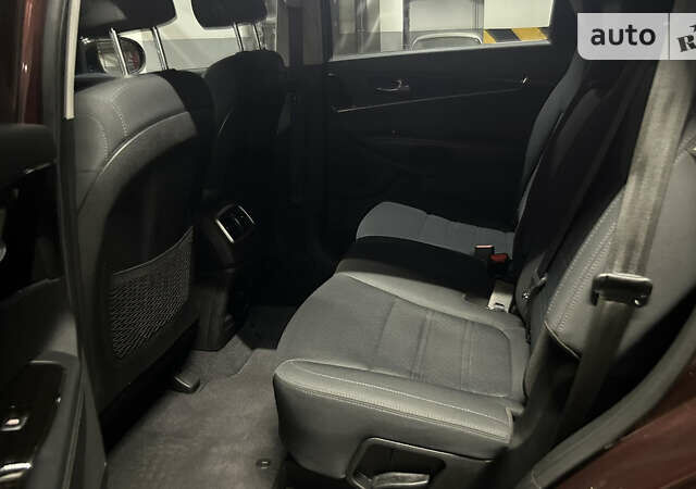 Красный Киа Соренто, объемом двигателя 2.36 л и пробегом 99 тыс. км за 18900 $, фото 64 на Automoto.ua