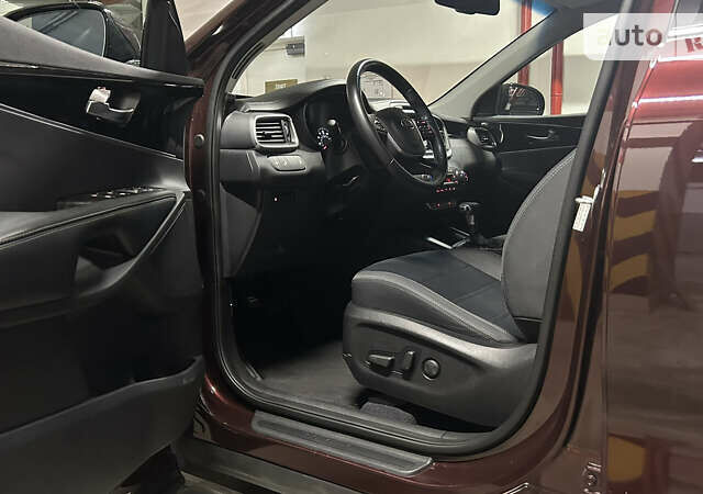 Красный Киа Соренто, объемом двигателя 2.36 л и пробегом 99 тыс. км за 18900 $, фото 28 на Automoto.ua