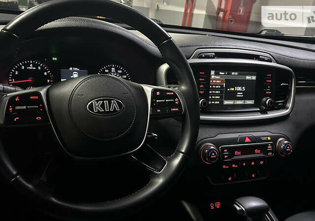 Красный Киа Соренто, объемом двигателя 2.36 л и пробегом 99 тыс. км за 18900 $, фото 57 на Automoto.ua