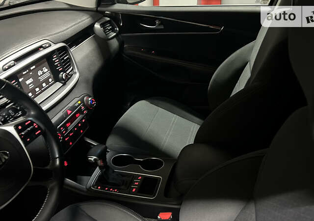 Красный Киа Соренто, объемом двигателя 2.36 л и пробегом 99 тыс. км за 18900 $, фото 30 на Automoto.ua