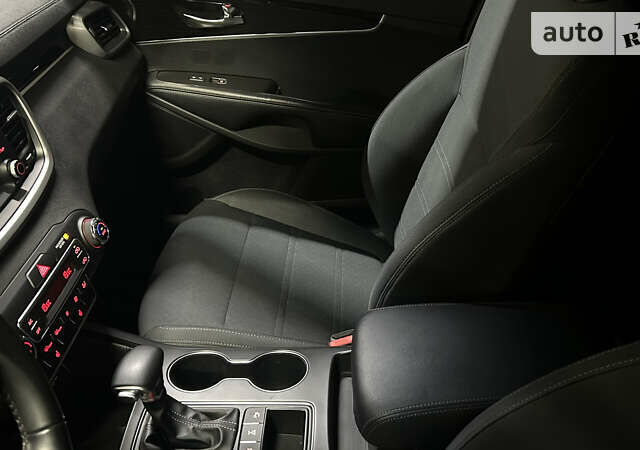 Красный Киа Соренто, объемом двигателя 2.36 л и пробегом 99 тыс. км за 18900 $, фото 54 на Automoto.ua