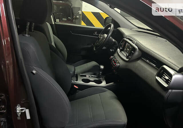 Красный Киа Соренто, объемом двигателя 2.36 л и пробегом 99 тыс. км за 18900 $, фото 61 на Automoto.ua