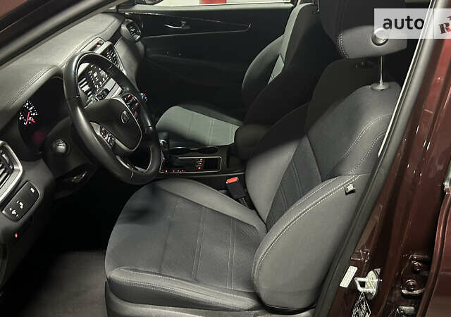 Красный Киа Соренто, объемом двигателя 2.36 л и пробегом 99 тыс. км за 18900 $, фото 29 на Automoto.ua