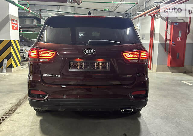 Красный Киа Соренто, объемом двигателя 2.36 л и пробегом 99 тыс. км за 18900 $, фото 10 на Automoto.ua