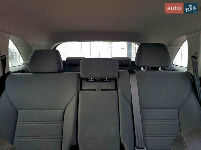 Красный Киа Соренто, объемом двигателя 2.4 л и пробегом 87 тыс. км за 3200 $, фото 10 на Automoto.ua