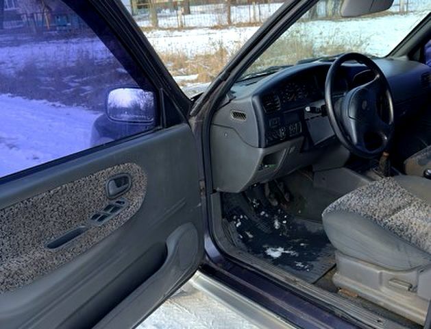 Киа Соренто, объемом двигателя 20 л и пробегом 256 тыс. км за 2700 $, фото 4 на Automoto.ua