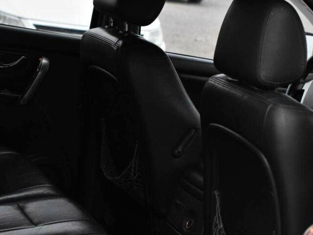 Киа Соренто, объемом двигателя 2.5 л и пробегом 336 тыс. км за 2950 $, фото 14 на Automoto.ua