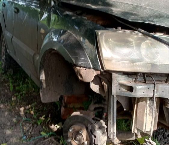 Киа Соренто, объемом двигателя 2.5 л и пробегом 300 тыс. км за 1560 $, фото 5 на Automoto.ua