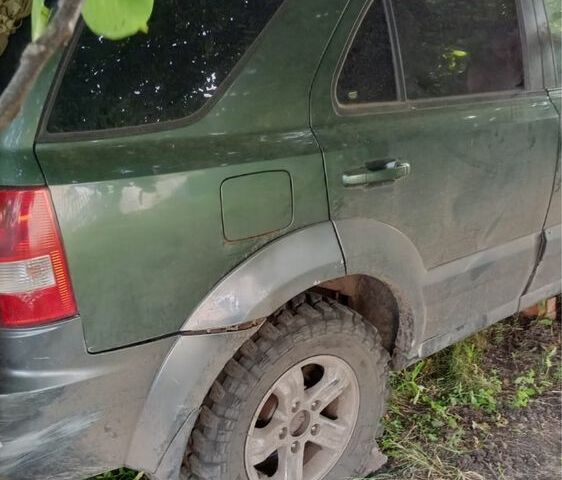 Киа Соренто, объемом двигателя 2.5 л и пробегом 300 тыс. км за 1560 $, фото 3 на Automoto.ua