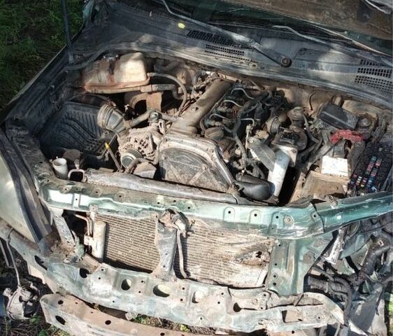 Киа Соренто, объемом двигателя 2.5 л и пробегом 300 тыс. км за 1560 $, фото 23 на Automoto.ua
