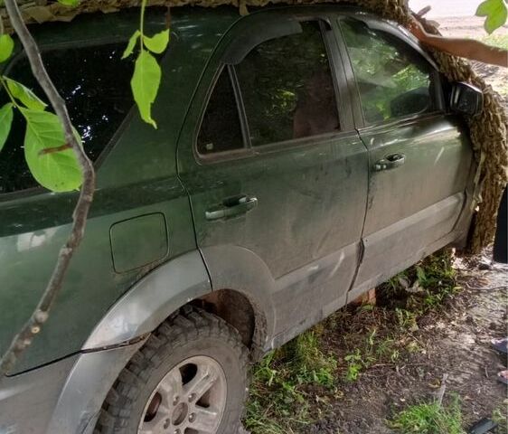 Киа Соренто, объемом двигателя 2.5 л и пробегом 300 тыс. км за 1560 $, фото 2 на Automoto.ua