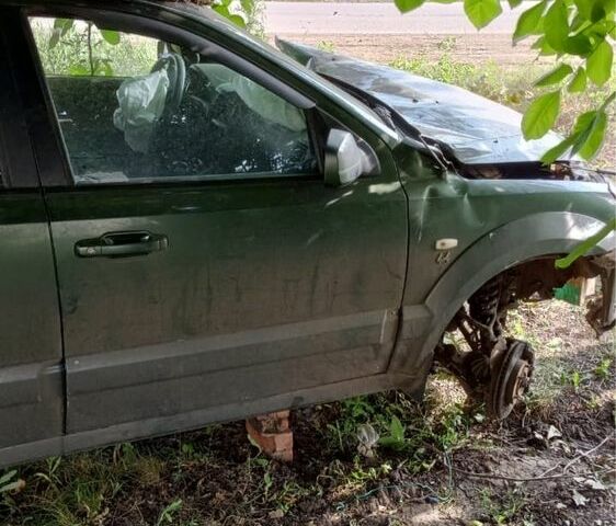 Киа Соренто, объемом двигателя 2.5 л и пробегом 300 тыс. км за 1560 $, фото 19 на Automoto.ua