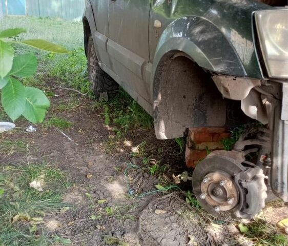 Киа Соренто, объемом двигателя 2.5 л и пробегом 300 тыс. км за 1559 $, фото 15 на Automoto.ua