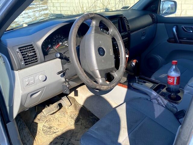 Киа Соренто, объемом двигателя 2.4 л и пробегом 302 тыс. км за 3700 $, фото 3 на Automoto.ua