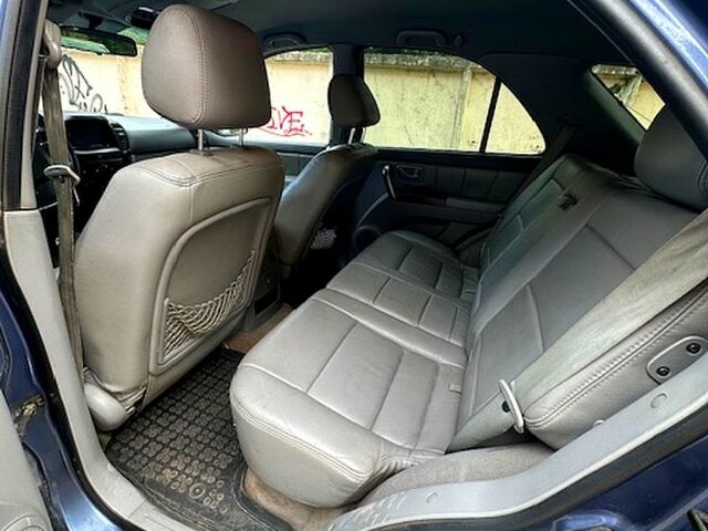 Киа Соренто, объемом двигателя 2.5 л и пробегом 325 тыс. км за 4500 $, фото 3 на Automoto.ua