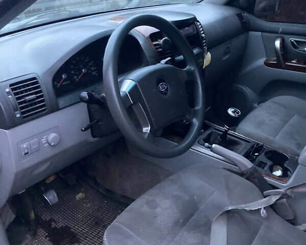 Киа Соренто, объемом двигателя 2.5 л и пробегом 300 тыс. км за 3000 $, фото 5 на Automoto.ua