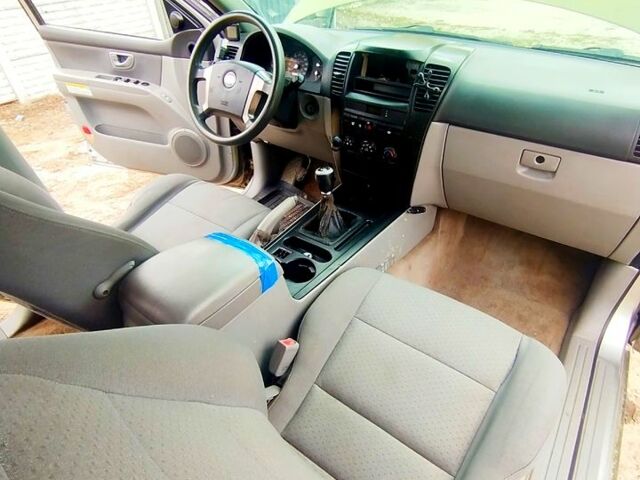Киа Соренто, объемом двигателя 2.5 л и пробегом 360 тыс. км за 3500 $, фото 7 на Automoto.ua
