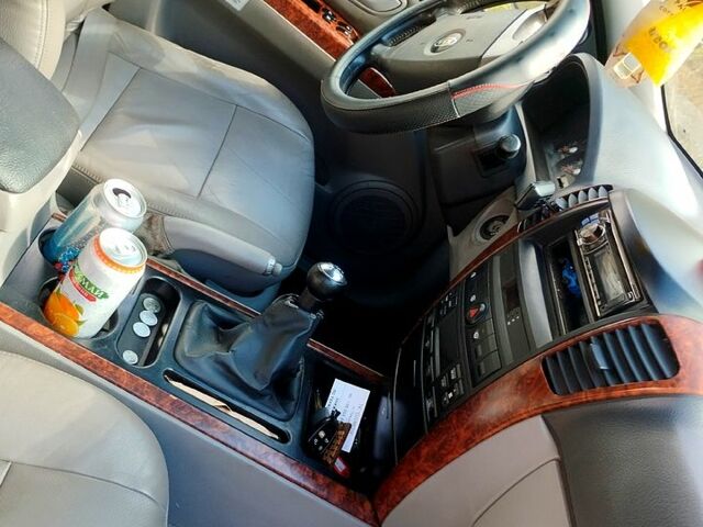 Киа Соренто, объемом двигателя 2.5 л и пробегом 330 тыс. км за 4500 $, фото 2 на Automoto.ua