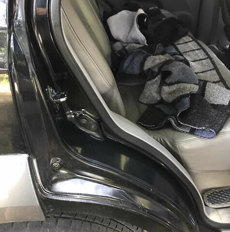 Киа Соренто, объемом двигателя 2.5 л и пробегом 317 тыс. км за 6900 $, фото 4 на Automoto.ua