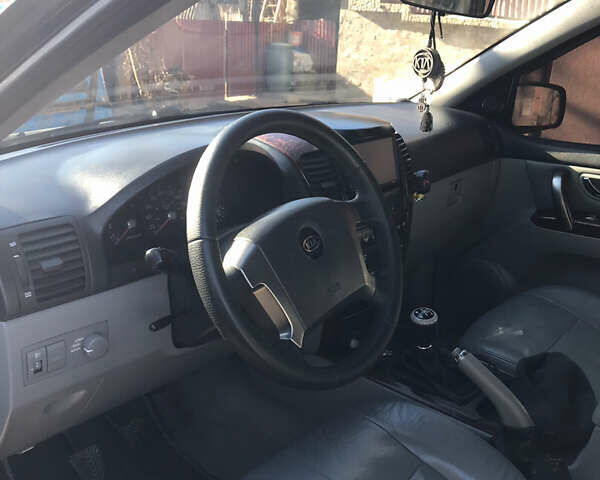 Киа Соренто, объемом двигателя 2.5 л и пробегом 317 тыс. км за 6900 $, фото 18 на Automoto.ua