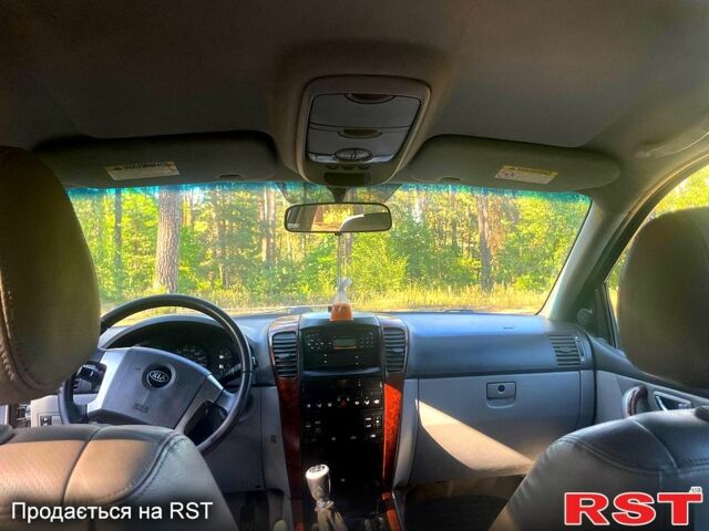 Киа Соренто, объемом двигателя 2.5 л и пробегом 236 тыс. км за 4000 $, фото 7 на Automoto.ua