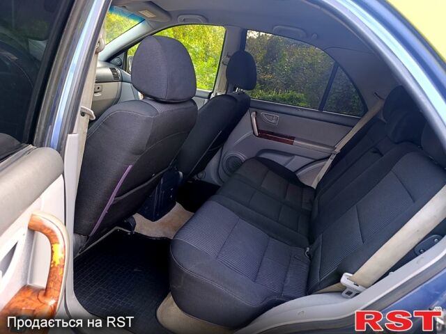 Киа Соренто, объемом двигателя 2.5 л и пробегом 300 тыс. км за 3500 $, фото 4 на Automoto.ua