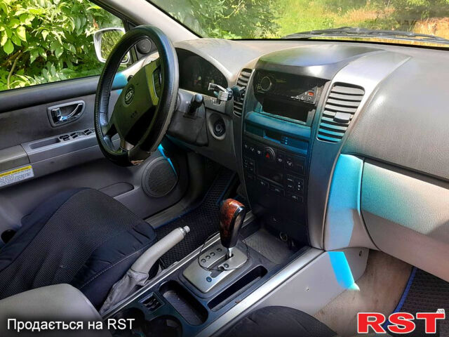 Киа Соренто, объемом двигателя 2.5 л и пробегом 293 тыс. км за 4299 $, фото 3 на Automoto.ua