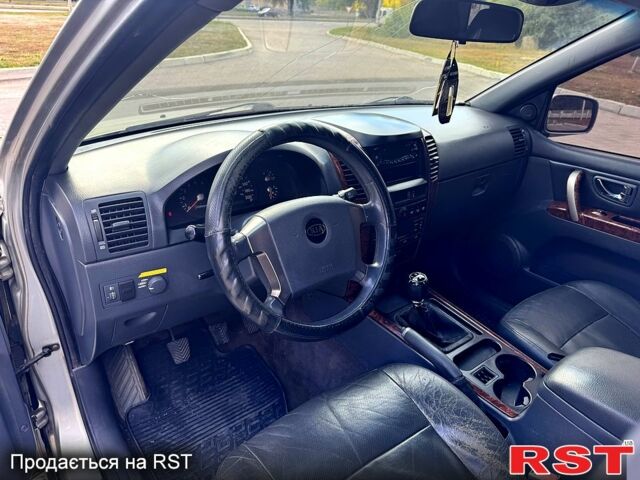 Киа Соренто, объемом двигателя 2.5 л и пробегом 346 тыс. км за 3450 $, фото 6 на Automoto.ua