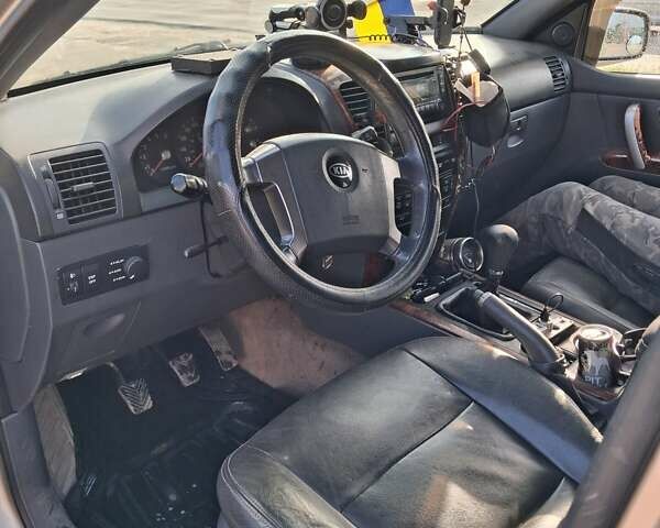 Киа Соренто, объемом двигателя 2.5 л и пробегом 355 тыс. км за 3500 $, фото 5 на Automoto.ua