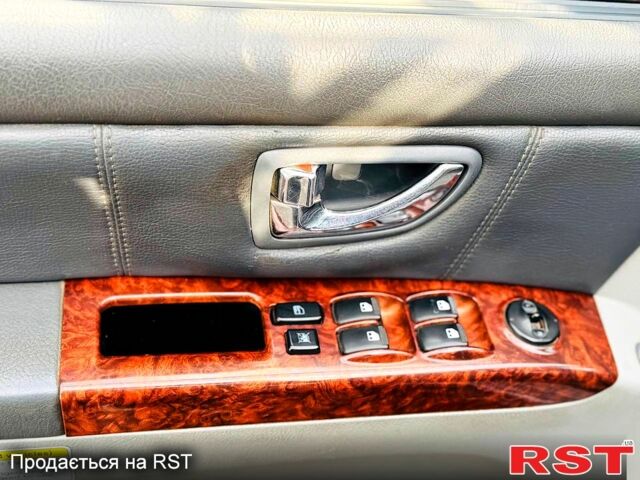 Киа Соренто, объемом двигателя 2.5 л и пробегом 280 тыс. км за 4300 $, фото 7 на Automoto.ua