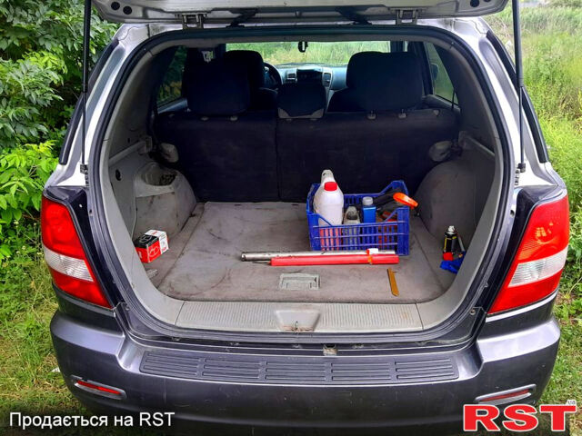 Киа Соренто, объемом двигателя 2.5 л и пробегом 293 тыс. км за 4299 $, фото 2 на Automoto.ua