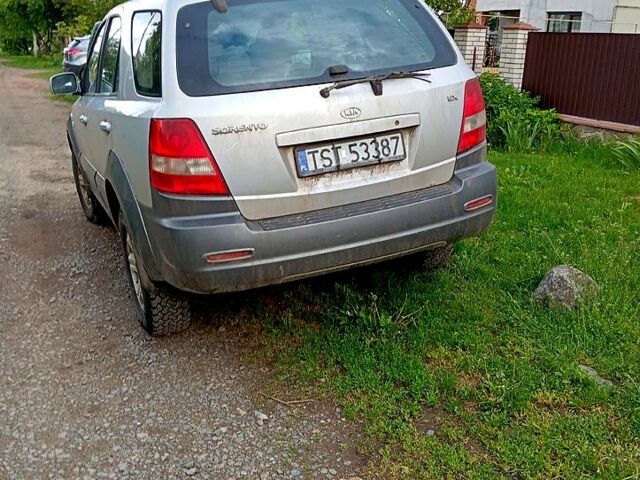 Киа Соренто, объемом двигателя 2.4 л и пробегом 342 тыс. км за 3300 $, фото 1 на Automoto.ua